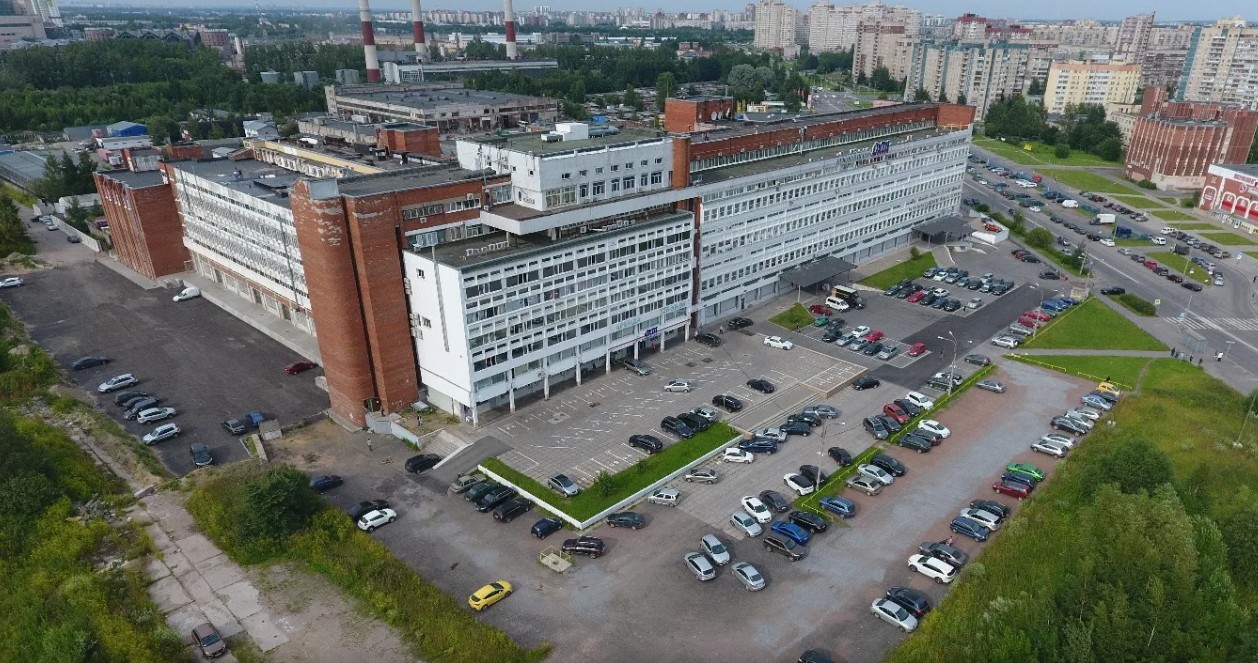 фасад дома, здание по адресу г Санкт-Петербург, ул Ворошилова, д 2